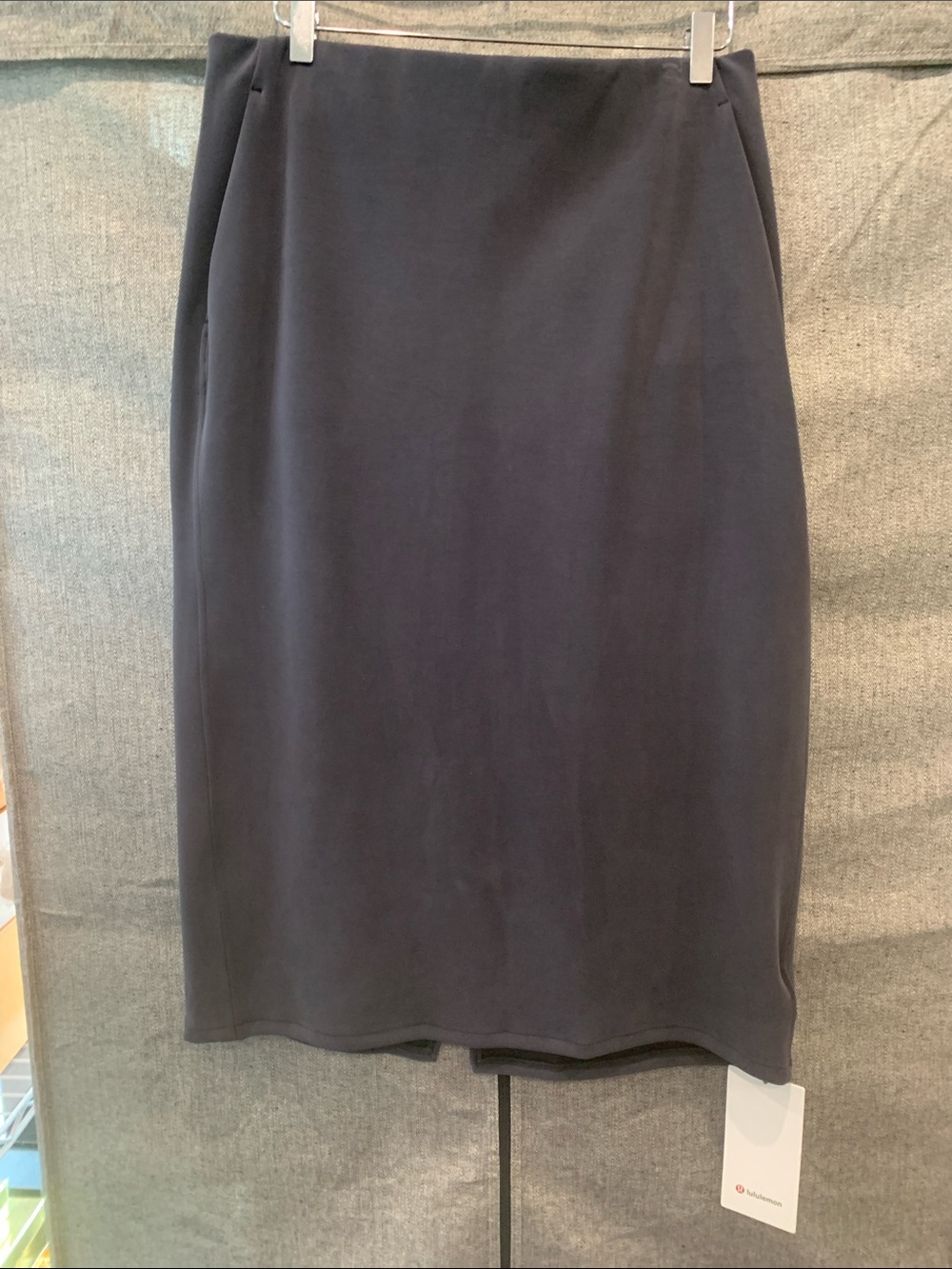 NWT. Lululemon Women's Dark GrayPencil Skirt size 12